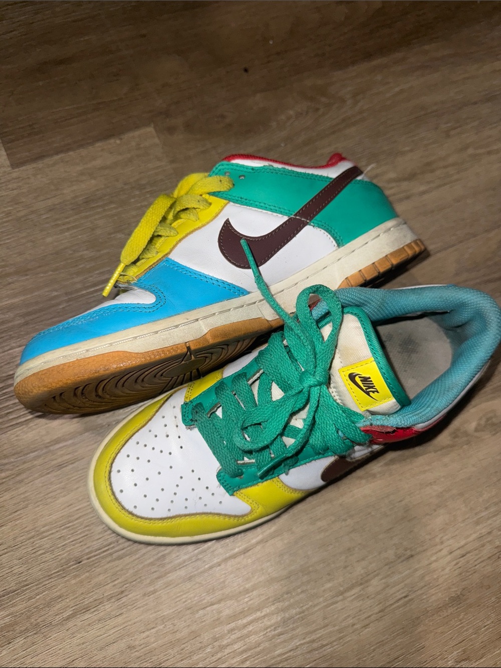 Nike Multicolor Low-Top Sneakers - White, Teal, Yellow, Blue, Brown